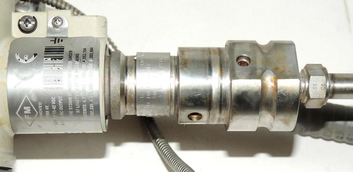 Used HONEYWELL ST3000 S900 R300 PRESSURE TRANSMITTER WITH CAPILLARY CABLE AND SEAL