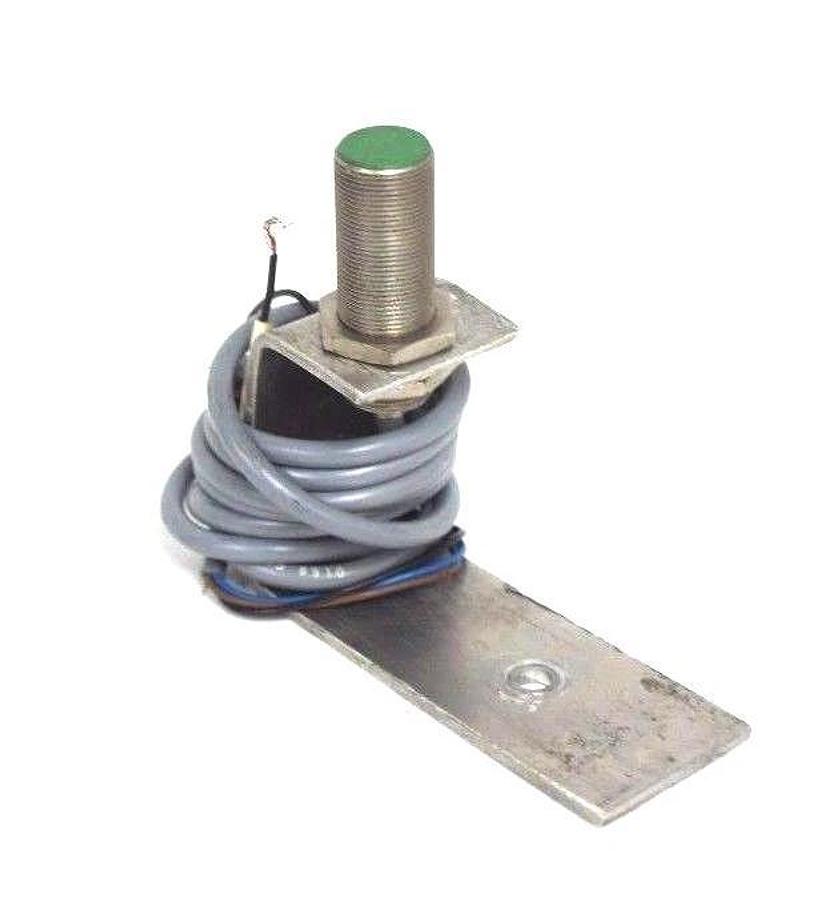 Used HONEYWELL MICROSWITCH 922AA3XMA9PL PROXIMITY SWITCH