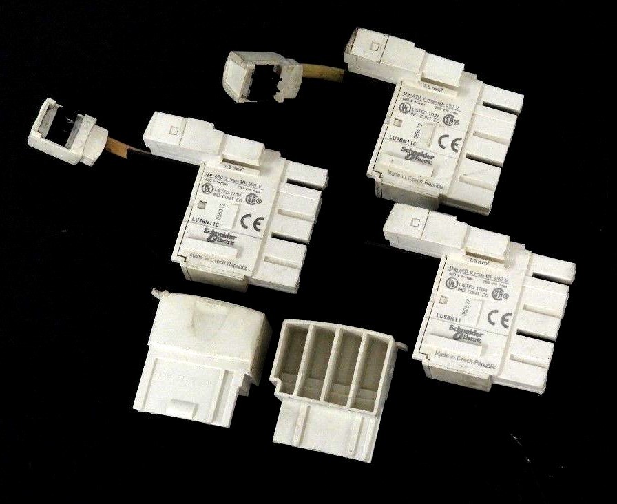 Used LOT OF 3 SCHNEIDER ELECTRIC LU9BN11C, LU9BN11 CONNECTORS W/ 2 PA6-GF25 PLATES
