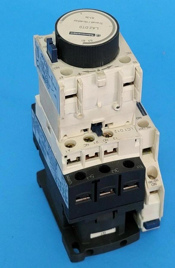 Used SCHNEIDER TELEMECANIQUE LC1-D12G7 CONTACTOR W/ LA2-DT0 & LAD-8N20, 1D12G7