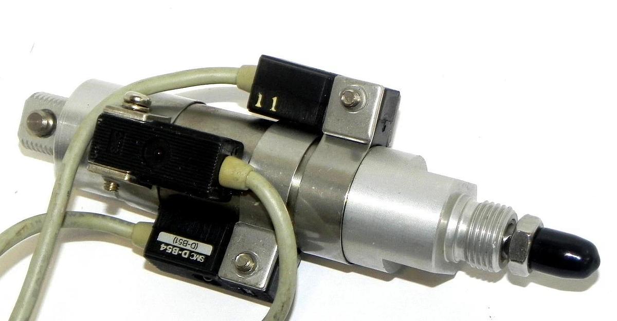 NEW SMC NCDMC106-0100C-B54L3-XC6 CYLINDER W/ THREE D-B54 (D-B51) SWITCHES