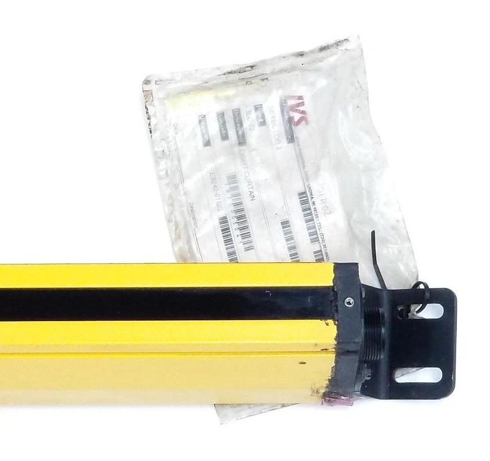 Refurbished HONEYWELL 3LC72 LIGHT CURTAIN DETECTOR 3 TRANSMITTER 72'' 9674412 (REPAIRED)