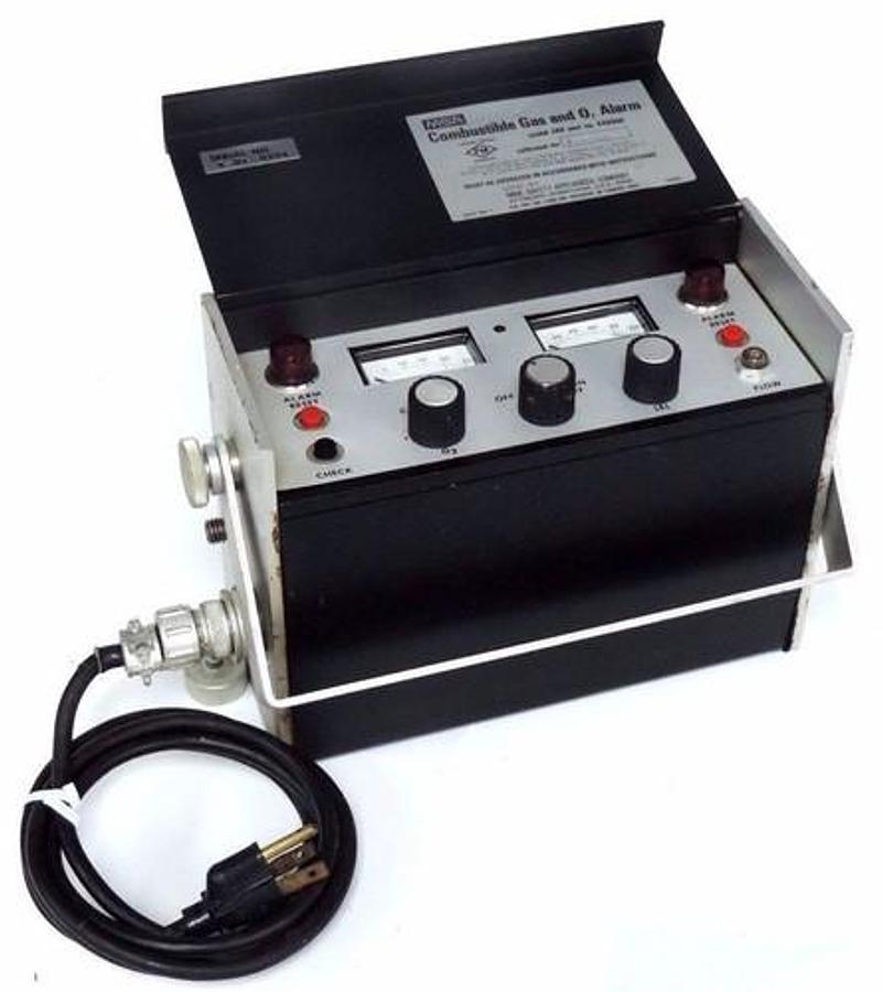 Used MSA MODEL 260 COMBUSTABLE GAS AND O2 ALARM P/N 449900 CALIBRATED FOR PENTANE