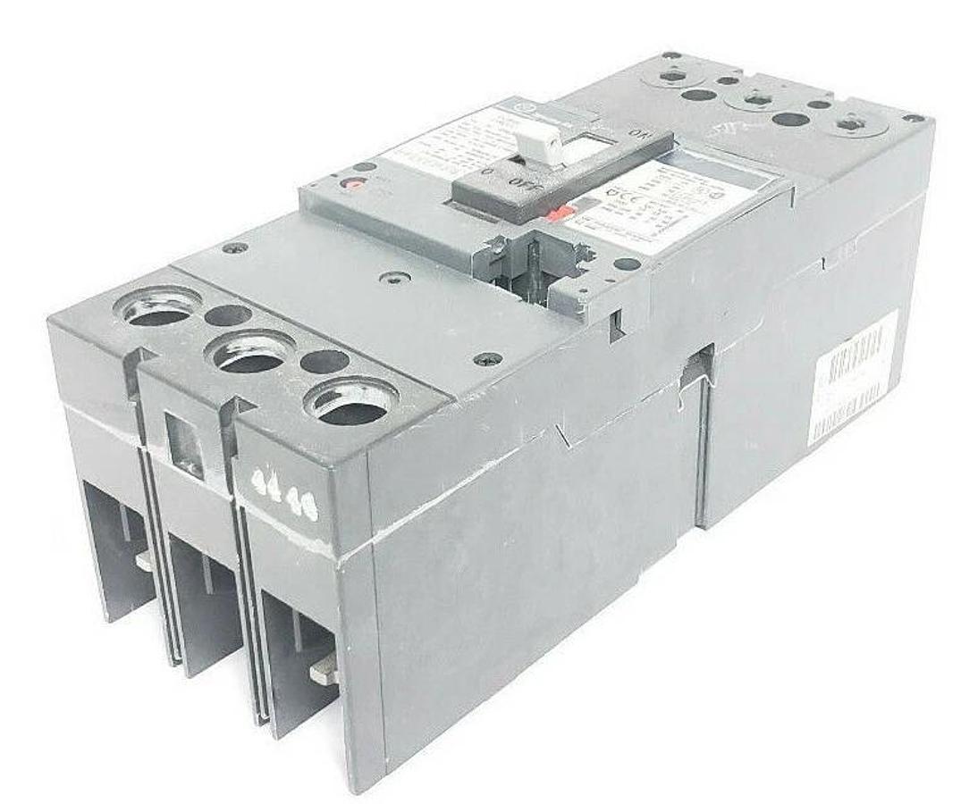 Used GE SFHA24AT0250 SPECTRA RMS CURRENT LIMITING CIRCUIT BREAKER 250AMP 480VAC 2POLE