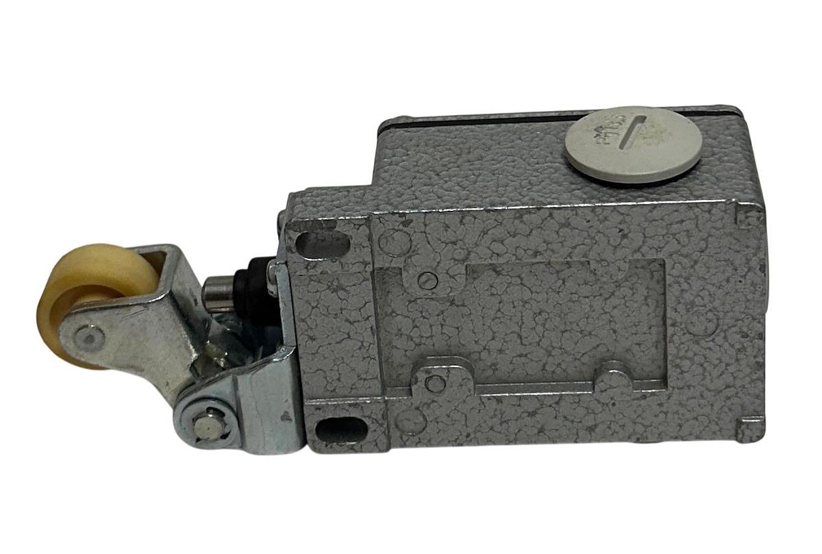 Used STEUTE ES61WH10/1S / 61.0.14.0.01 LIMIT SWITCH ROLLER-LEVER 500 (380)V NSNP