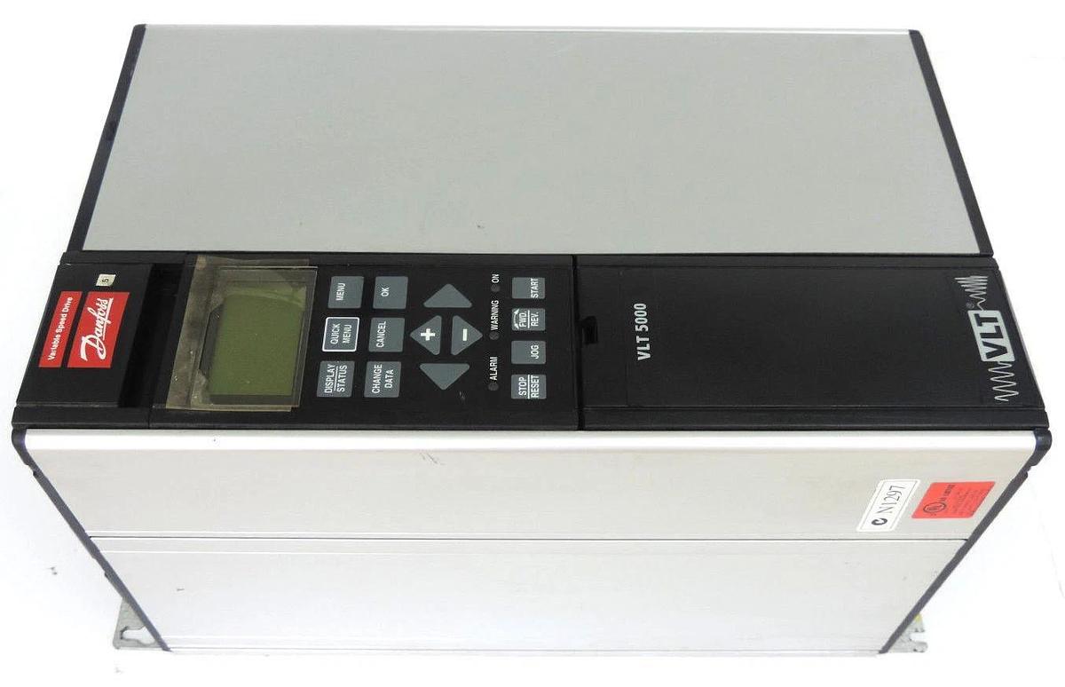 Used DANFOSS VLT 5004 DRIVE 2.2KW/3HP 9.5A, VLT5004PT2CN1STR0DLF20A00 5000 SERIES