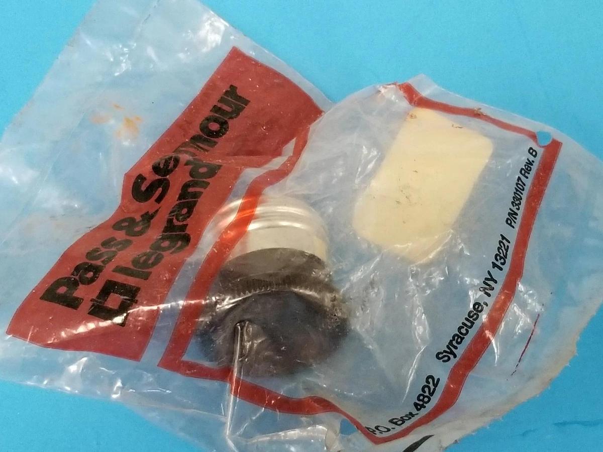 Used NEW PASS & SEYMOUR 125 LAMPHOLDER TO OUTLET ADAPTOR