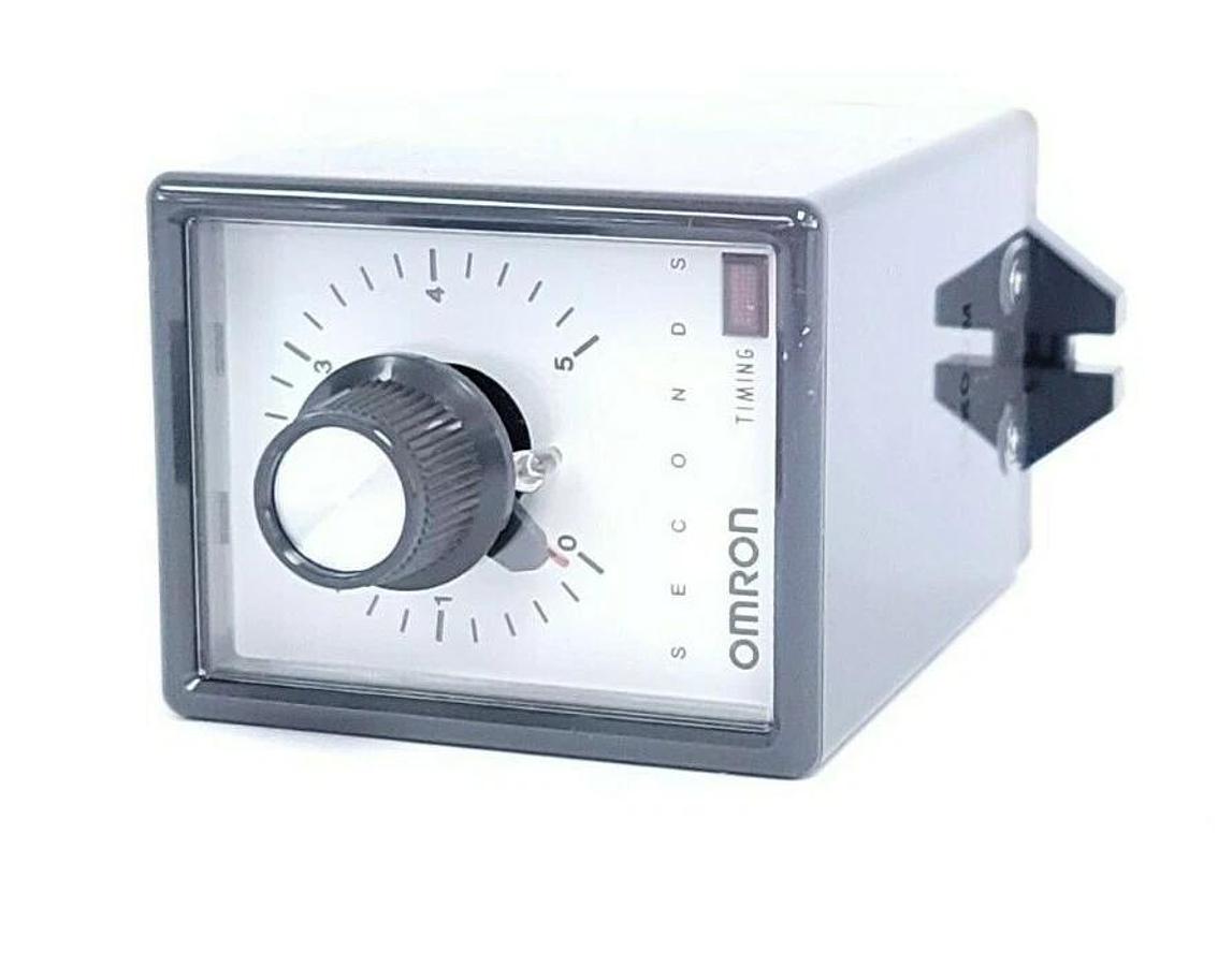 Used NIB OMRON STP-MND-AN-UA MOTOR DRIVEN TIMER RANGE: 0 - 5SEC. 120V 60HZ