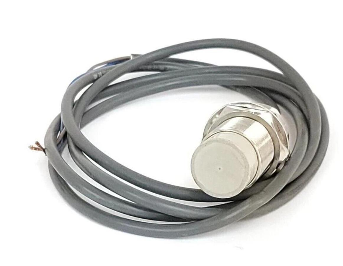 Used OMRON E2E2-X18MB1 PROXIMITY SENSOR E2E2X18MB1