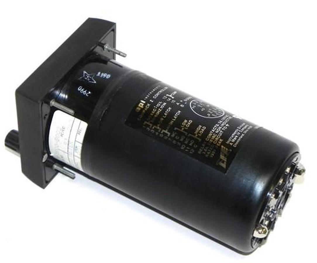 Used NEW API CONTROLS LFE: 38-1800-8002 ANALOG METER MODEL N0. 303-KU 3818008002