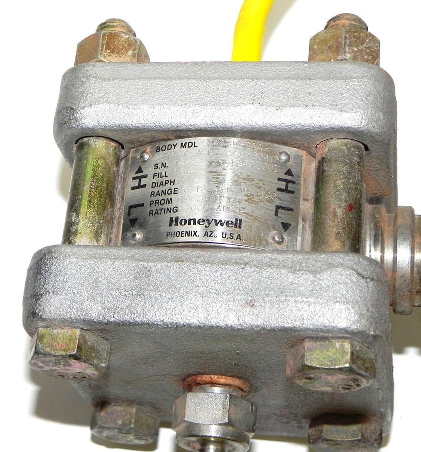 Used HONEYWELL STR12D-21A-1CDDCBA407K-MB.F1C3-814D ST3000 SMART TRANSMITTER