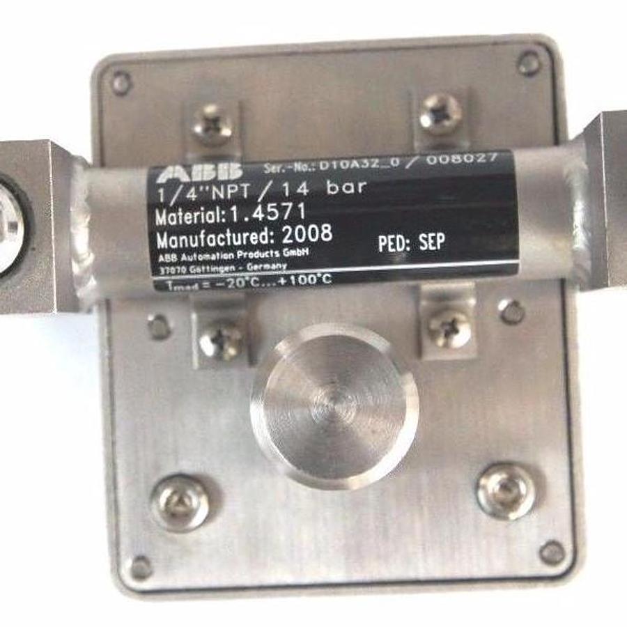 Used NEW ABB D10A32-0 FLOWMETER 1/4" NPT ORDER NO. 240150211/X021 D10A320