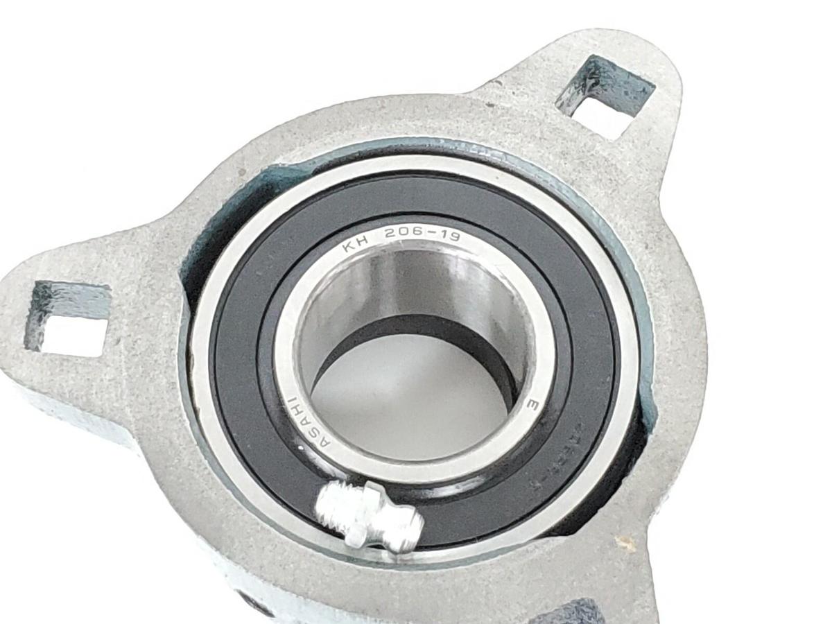 NIB AMI KHTM206-19 3-BOLT FLANGE BEARING #98811060
