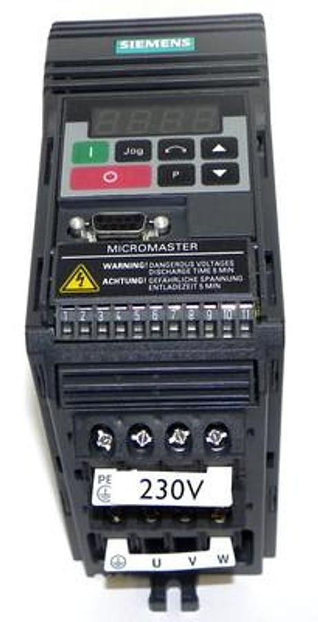 NIB SIEMENS 6ES92 P/N: A1-101-415-538 MICROMASTER STARTER KIT, 6SE9210-7CA40