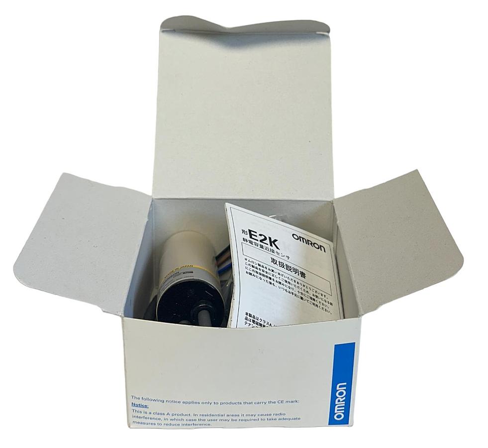 Used OMRON E2K-C25MF2 / E2KC25MF2 CAPACITIVE PROXIMITY SWITCH SENSOR 10-30VDC 2M NSMP
