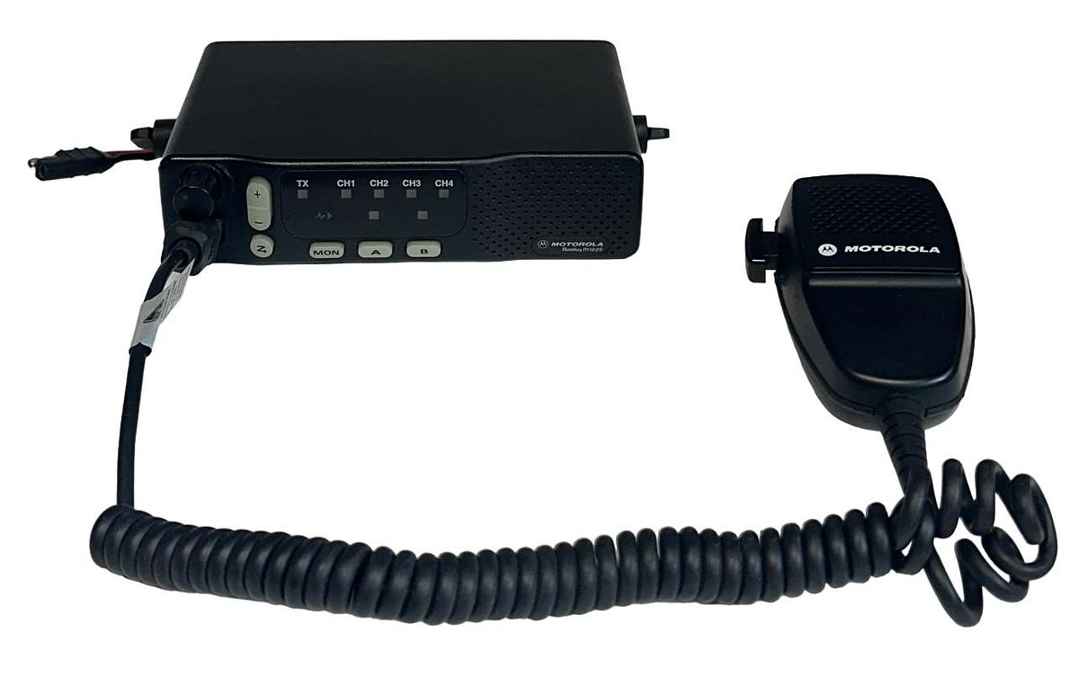 Used MOTOROLA M33DGC90E2AA TYPE DGCHA SERIES 1225 RADIO Radius M1225 PMMN4090A USNP