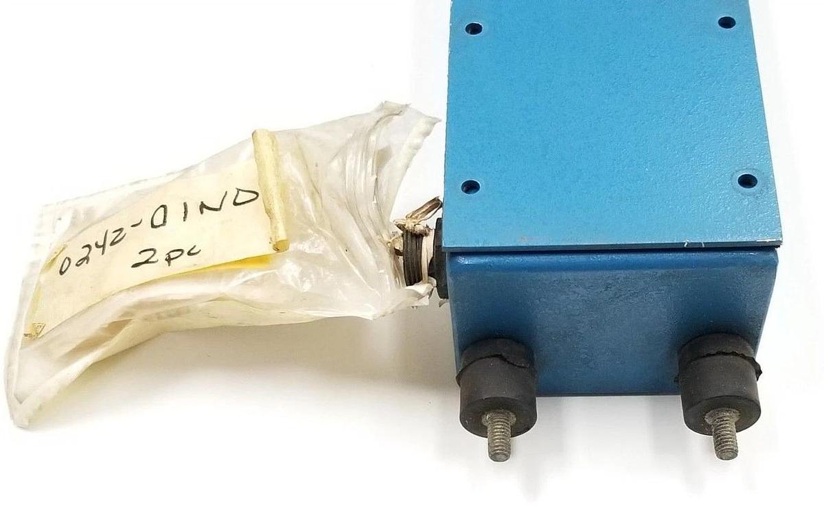 Used TRIAD CONTROLS INC. TR-48-8K-20 LIGHT CURTAIN HOUSING 48'' (HOUSING ONLY)
