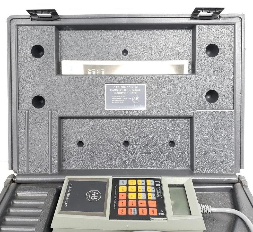 Used ALLEN BRADLEY 1770-T11 HANDHELD TERMINAL W/ 1770-XI CARRYING CASE 1770FF 1770TB