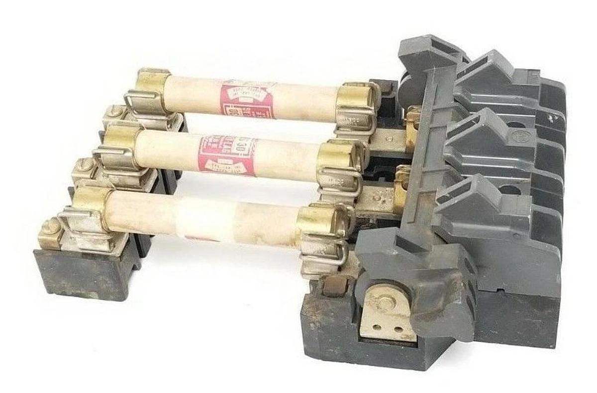 Used ALLEN BRADLEY 1494F FUSE ADAPTER 30A 600VAC-250VDC W/ X-401978 BLOCK & (3) RES30