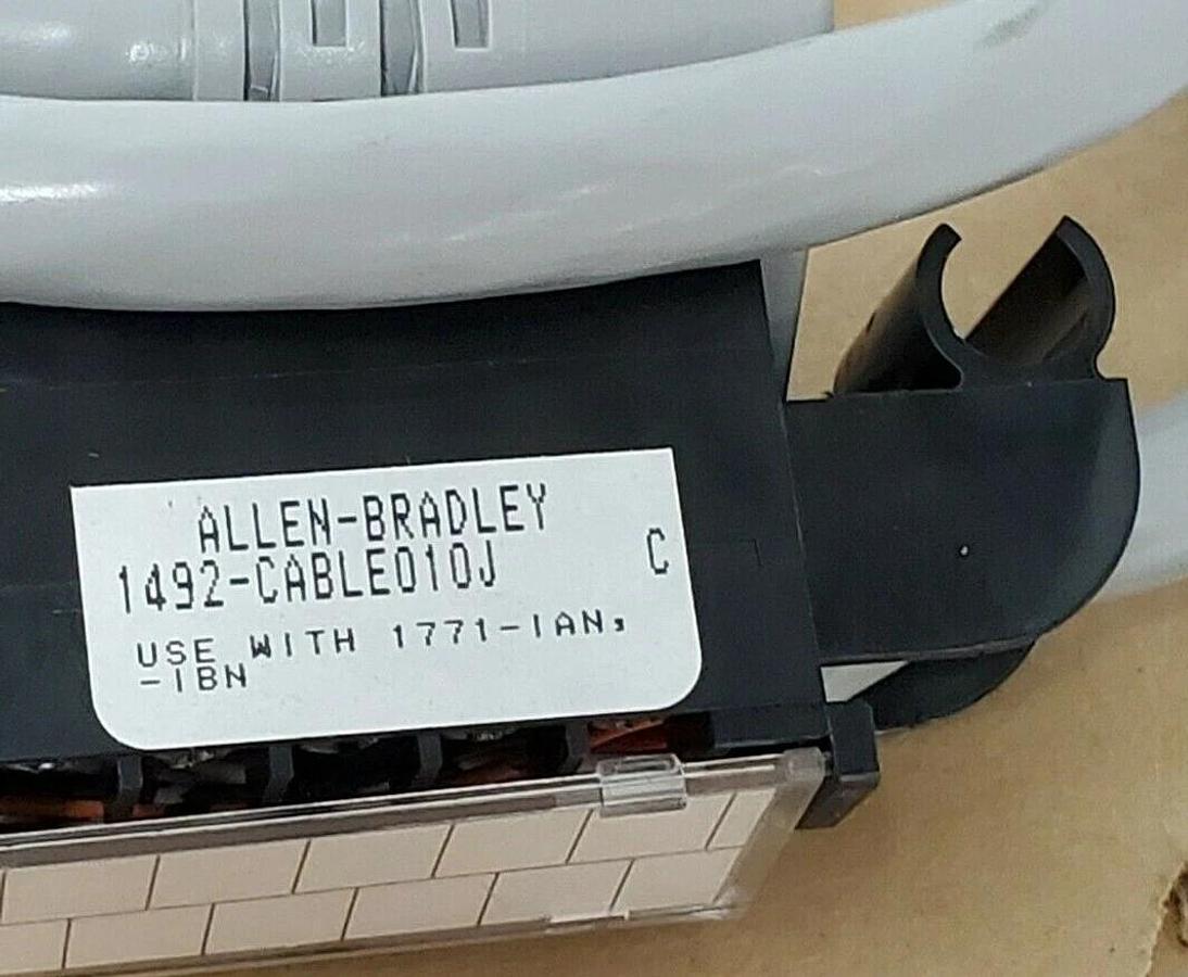NIB ALLEN BRADLEY 1492-CABLE010J SER. C PRE-WIRED CABLE FOR 1771 DIGITAL I/O 1M