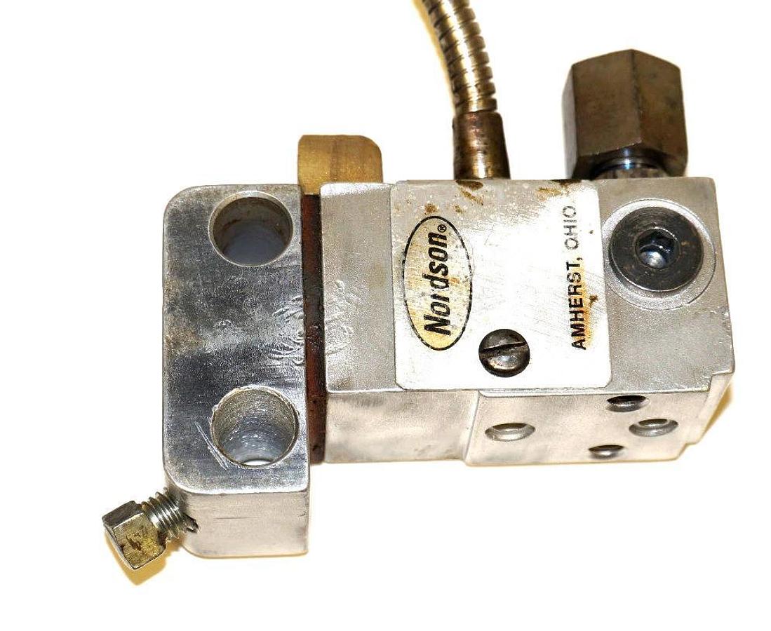Used NORDSON 274373B APPLICATOR HEAD MODEL H20A, 240V 147W 50/60W, 274373