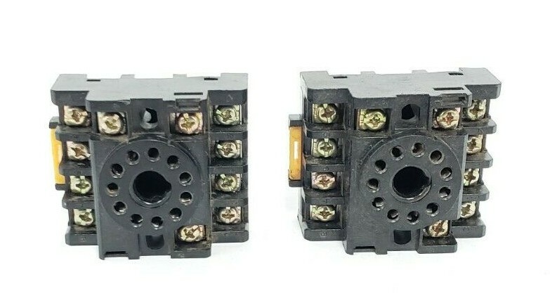 Used LOT OF 2 YOUNG ELECTRONICS DS-11 RELAY SOCKETS 11PIN, 10A, 300V