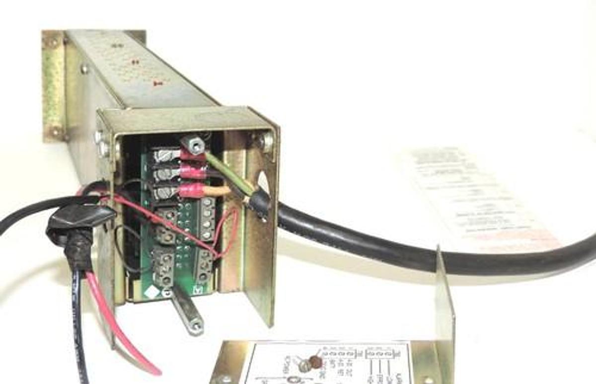 Used DETEKTOR I COMBUSTIBLE GAS DETECTION SYSTEM PANEL ROSEMOUNT ANALYTICAL 624303