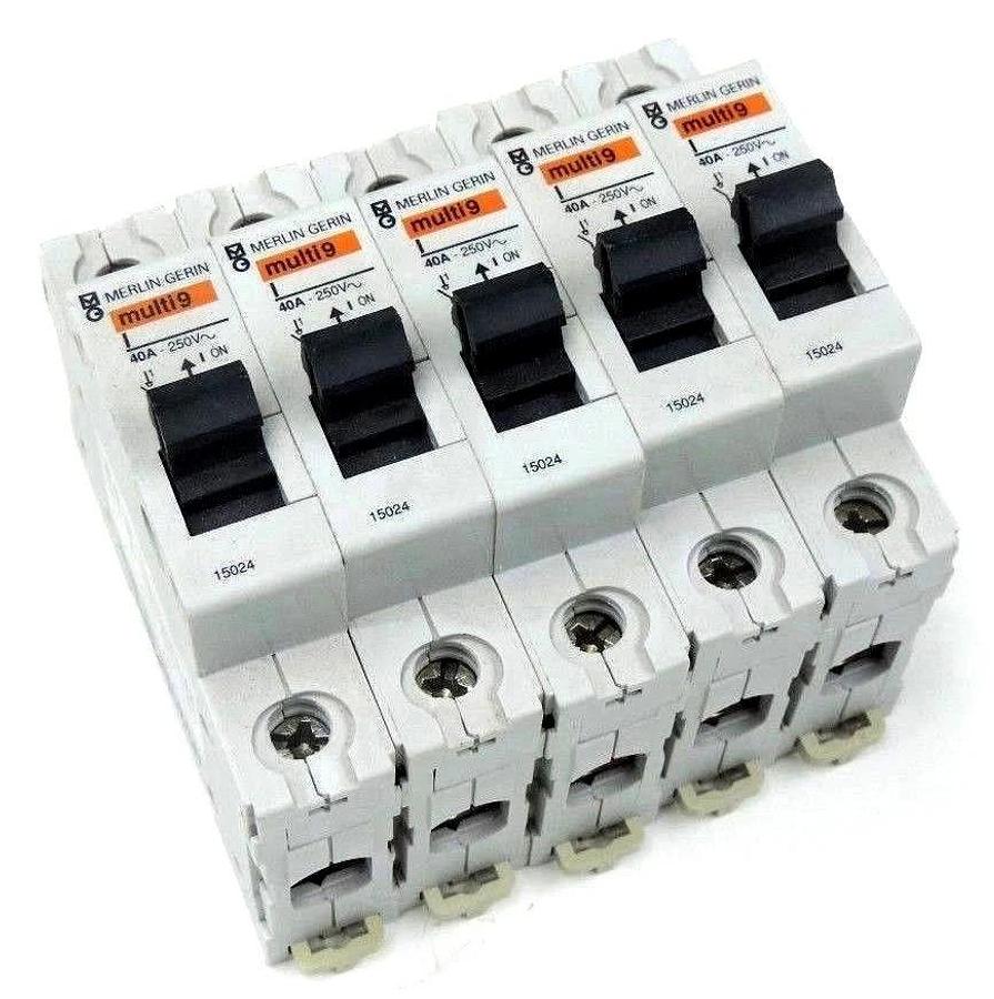Used LOT OF 5 MERLIN GERIN 15024 MULTI 9 CIRCUIT BREAKERS 40A - 250V
