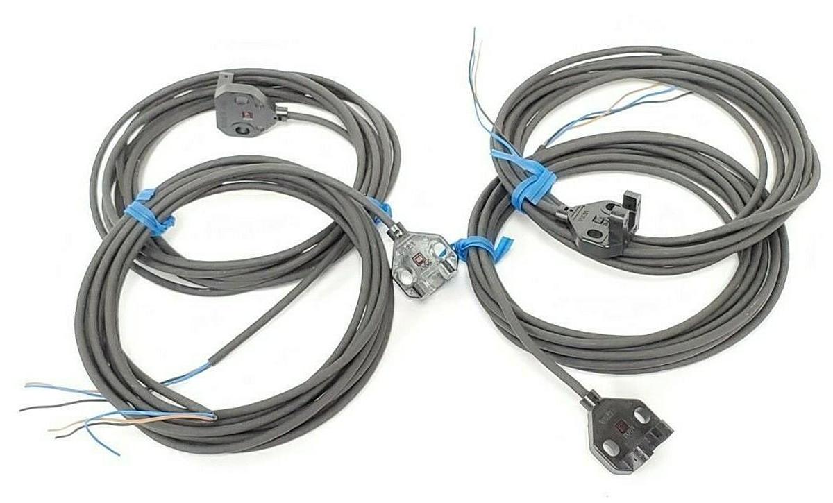 Used LOT OF 4 NEW OMRON EESX771 PHOTOELECTRIC SWITCHES