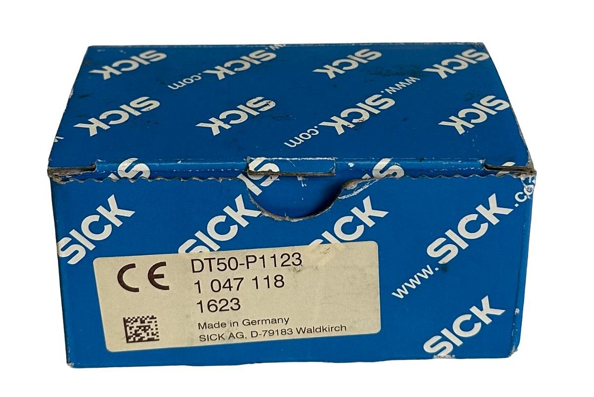 Used NEW SICK DT50-P1123 / DT50P1123 MID-RANGE DISTANCE SENSOR 10-30Vdc 1 047 118