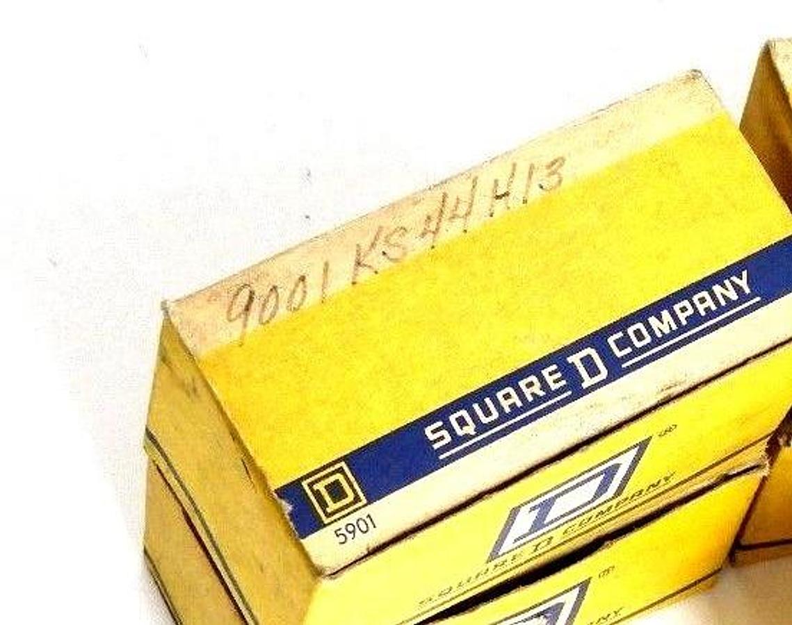 Used NIB SQUARE D 9001KS44H13 SELECTOR SWITCH 600VAC, 10A, 30MM, T-K