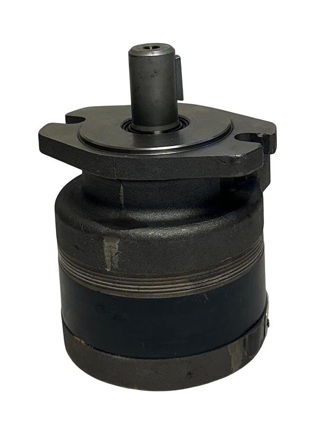 Used PARKER IGR 110A-088-AS-0 / 34719B HYDRAULIC MOTOR 8.8 CU. IN. DISPLACEMENT NSNP