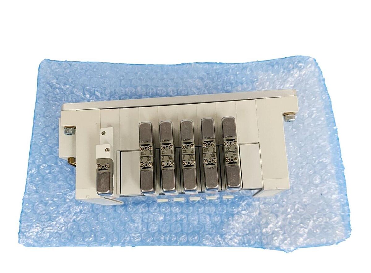 Used NEW SMC VV5Q21-08-DAN00043 MANIFOLD VQ2201N-51, VQ2301N-51