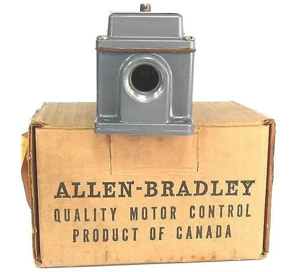 Used NIB ALLEN BRADLEY 802T-R2TD SER. 1 LIMIT SWITCH W/ Z-24811 OPERATING HEAD