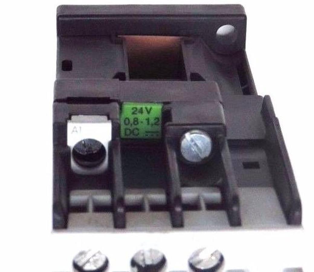 Used SIEMENS 3TF3-000-0BB4 CONTACTOR 20AMP 3POLE 24VDC 600VAC, 3TF3000-0B, 3TF30