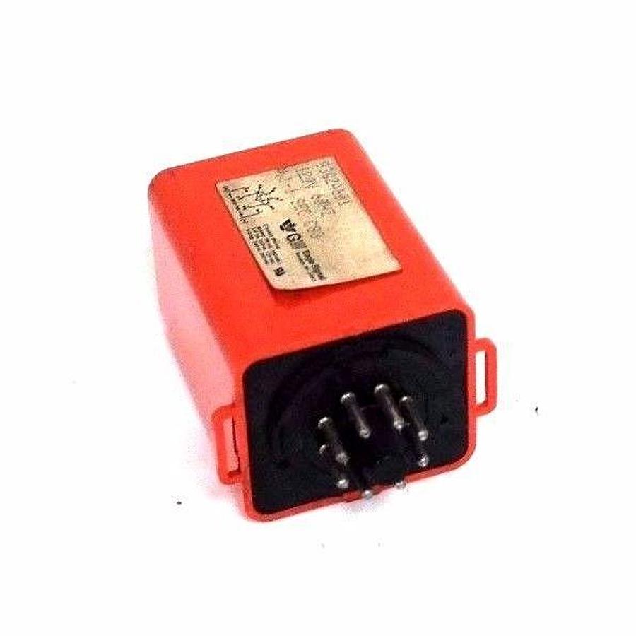 Used NIB EAGLE SIGNAL 83Q2A601 TIME DELAY RELAY 120V, 60HZ .1-1 SEC C83