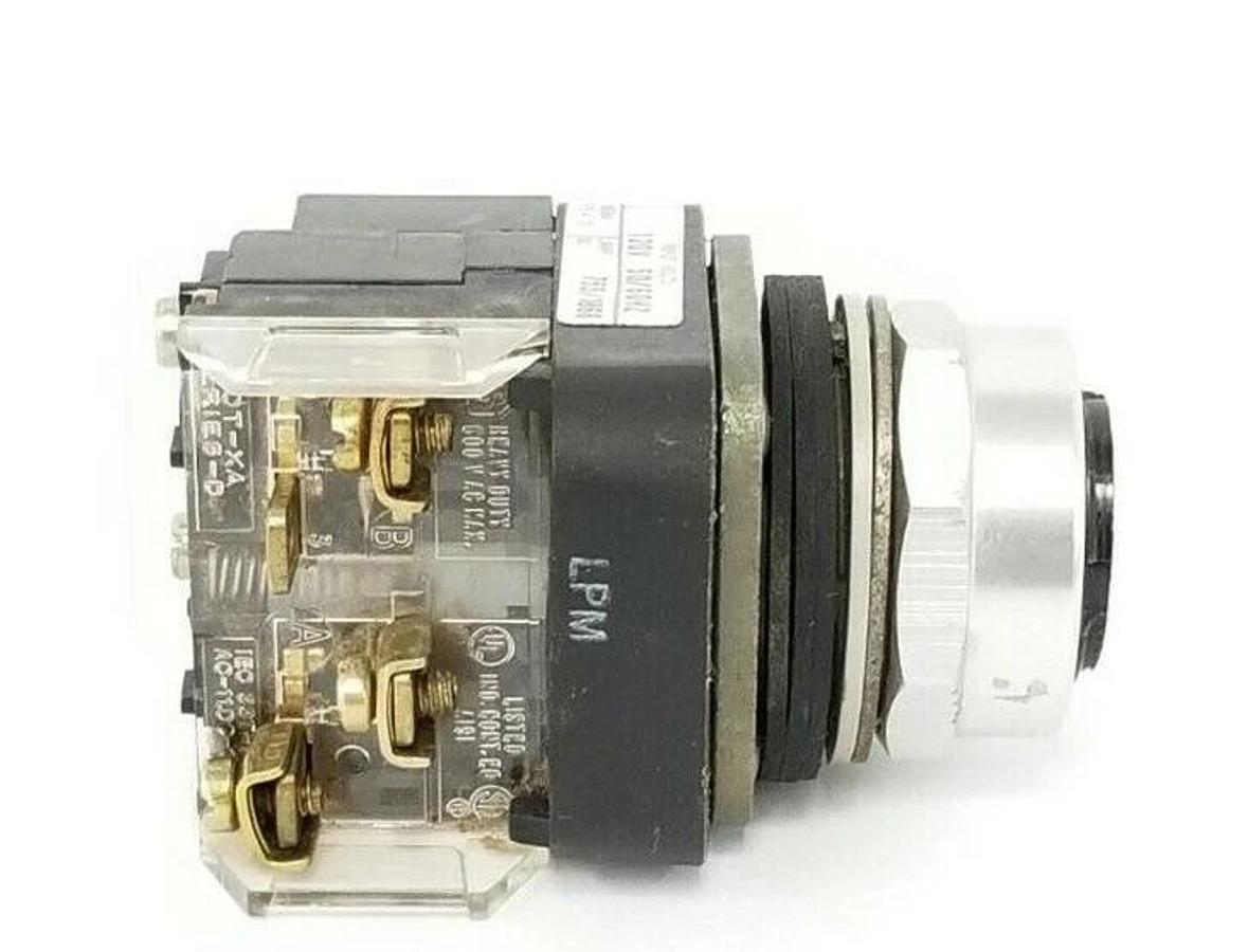 Used ALLEN BRADLEY 800T-PB16 PUSHBUTTON 800TPB16 SER. T 120V, 800T-XA SER. D NO LAMP