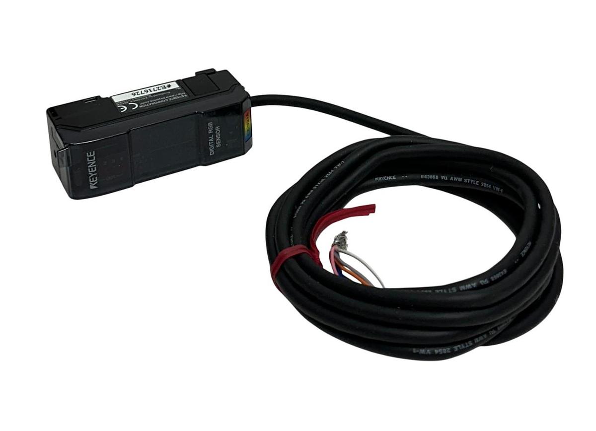 Used KEYENCE CZ-V21A / CZV21A FIBER OPTIC AMPLIFIER UNIT SENSOR 24VDC NPN OUTPUT NSMP