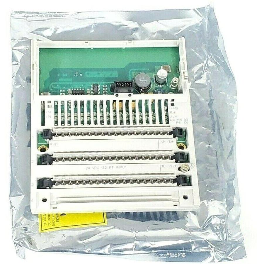 Used SCHNEIDER MODICON TSX MOMENTUM 170ADI35000 I/O BASE 24VDC-32PT IN PV: 06, RL: 17
