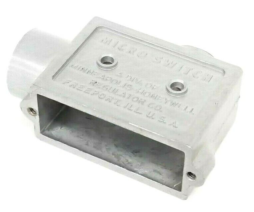 Used HONEYWELL MICRO SWITCH BZE-2RN4 SNAP SWITCH HOUSING BZE2RN4