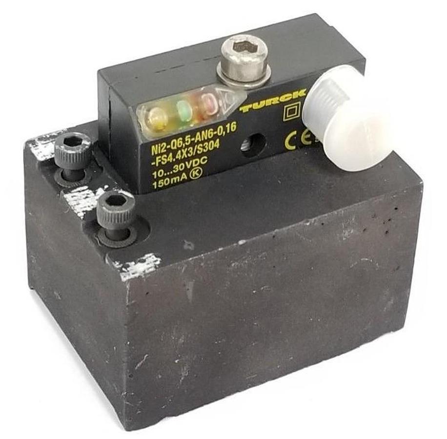 Used TURCK NI2-Q6.5-AN6-0.16-FS4.4X3/S304 PROXIMITY SENSOR MODULE 10-30VDC 150mA