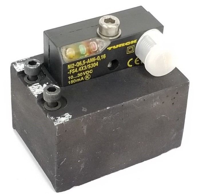 Used TURCK NI2-Q6.5-AN6-0.16-FS4.4X3/S304 PROXIMITY SENSOR MODULE 10-30VDC 150mA