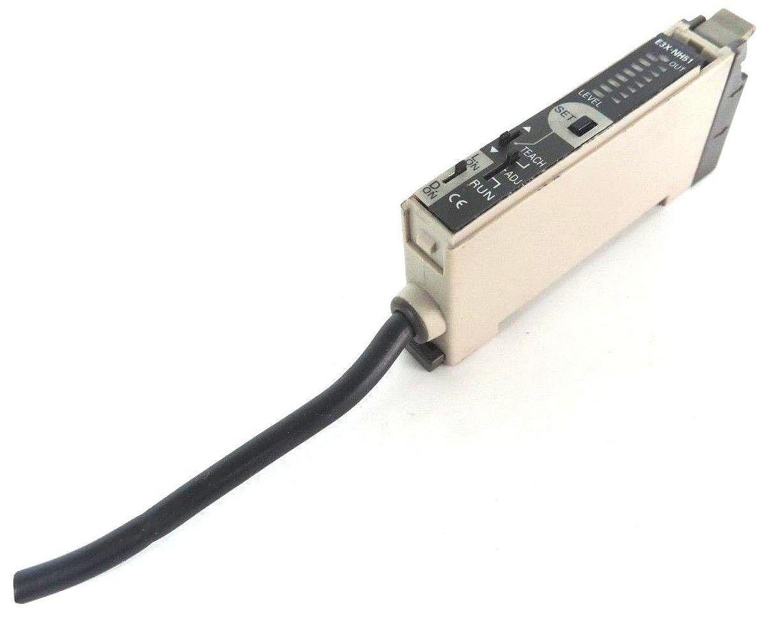 Used OMRON E3X-NH51 PHOTOELECTRIC SENSOR E3XNH51 *NO CONNECTOR*