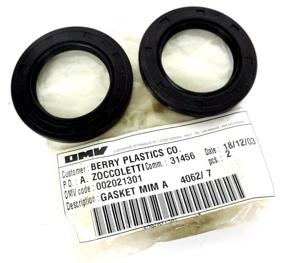 Used LOT OF 2 NEW OMV 002021301 OIL SEAL 40X62X7