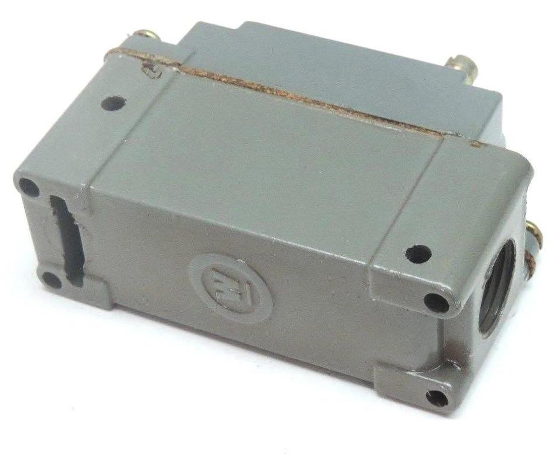 NIB WESTINGHOUSE 1776706 TYPE PLS LIMIT SWITCH W/O LEVER