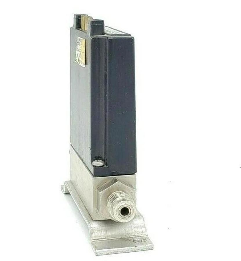 Used TYLAN CORP. FC-260 2 SLPM MASS FLOW CONTROLLER 150PSIG FC-260-2-SLPM-02