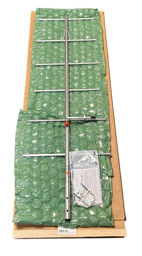 LAIRD TECHNOLOGIES YS3606 360-380 10.2 DB 6 ELE SLV YAGI ANTENNA 360-380MHz NSMP