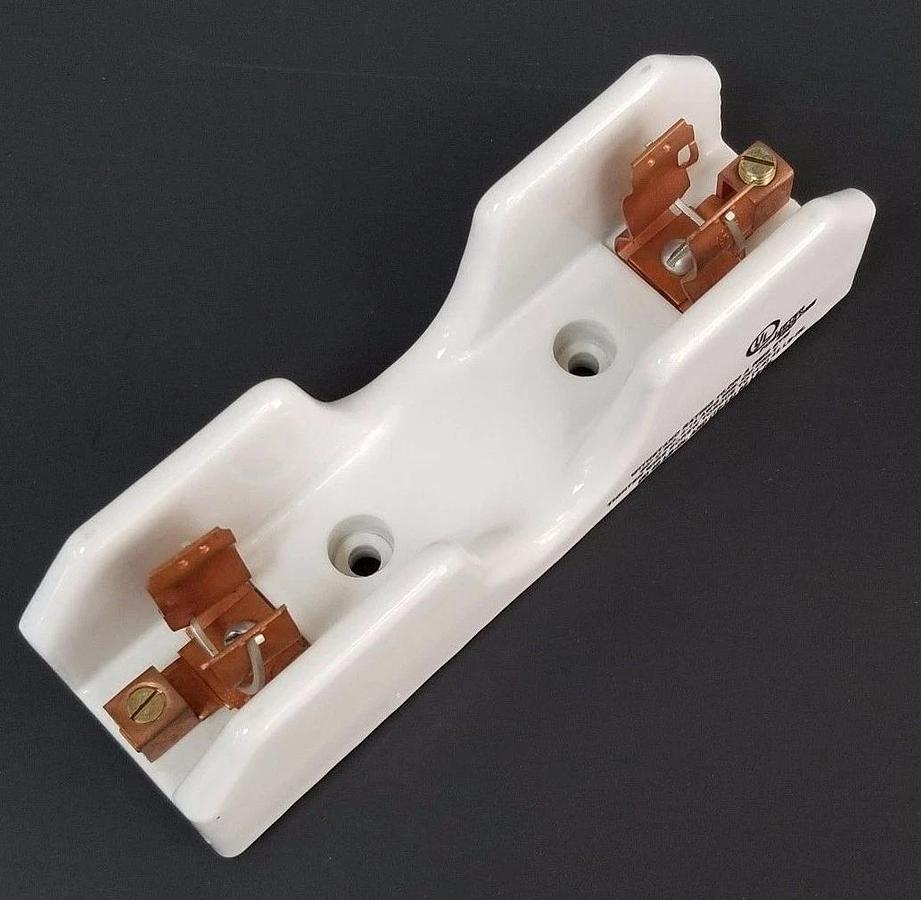 Used BUSSMANN 2611 CERAMIC FUSE BLOCK 60A, 600V