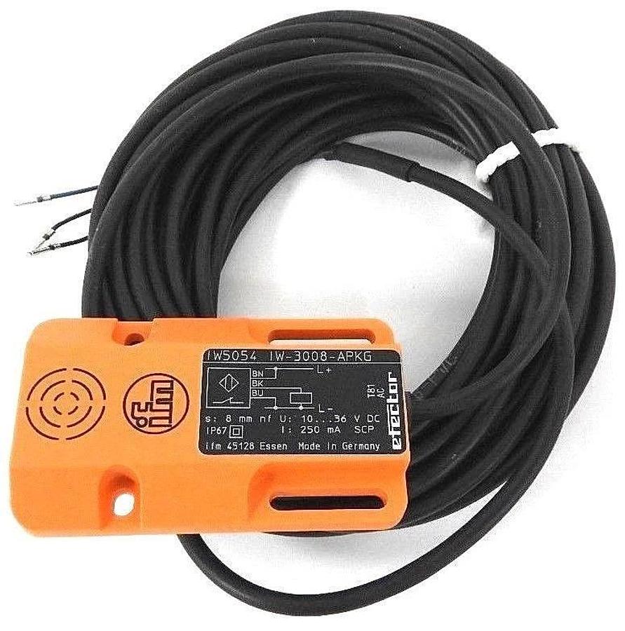 Used NIB IFM EFECTOR IW5054 PROXIMITY SWITCH INDUCTIVE IW-3008-APKG, 10-36 VDC