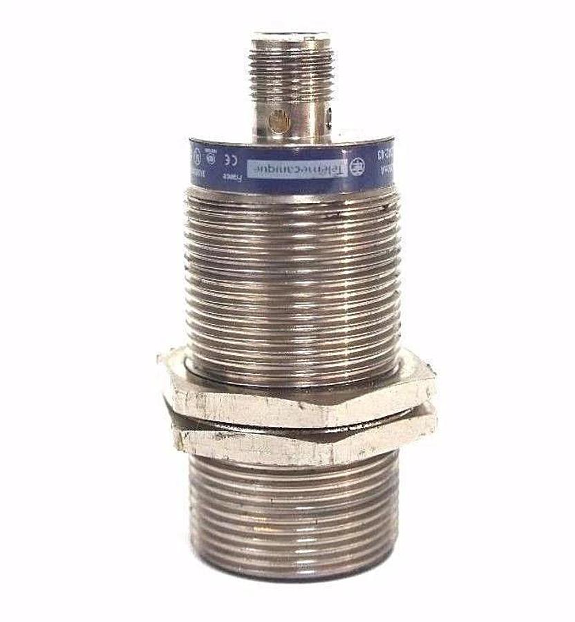 Used TELEMECANIQUE XS1M30PA370D INDUCTIVE SENSOR 48VDC, 200MA